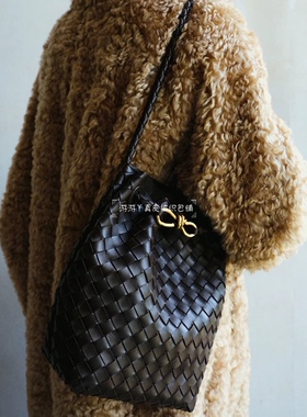 真皮羊皮手提单肩斜挎百搭随心松弛时髦Andiamo Bucket水桶编织包