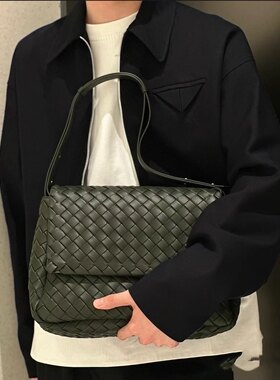 英伦风COBBLE真皮编织经典翻盖