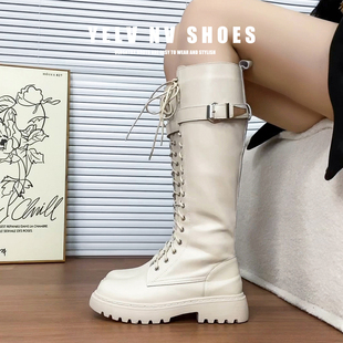 夏天配裙子的靴子2025新款女夏白色厚底高筒靴小众设计感骑士靴