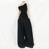 没2月 小众斜肩褶皱设计感显瘦气质上衣