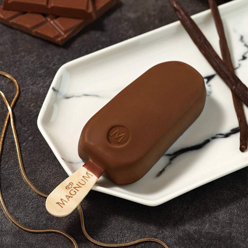 和路雪梦龙香草口味冰淇淋家庭装64g*4支雪糕（新老包装随果肉条