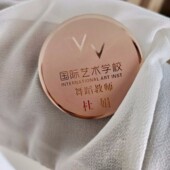 玫瑰金高档胸牌定做 工号牌定制别针工牌 圆形工作牌胸针logo公司