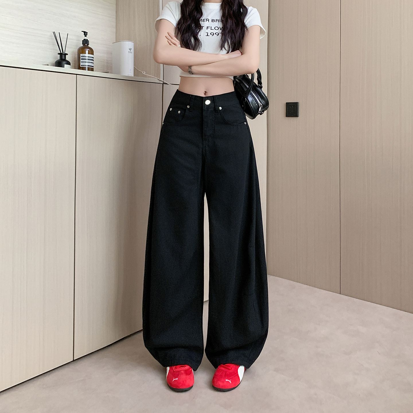 大码美式复古宽松阔腿牛仔裤女夏季新款街头风黑色显瘦弯刀拖地裤