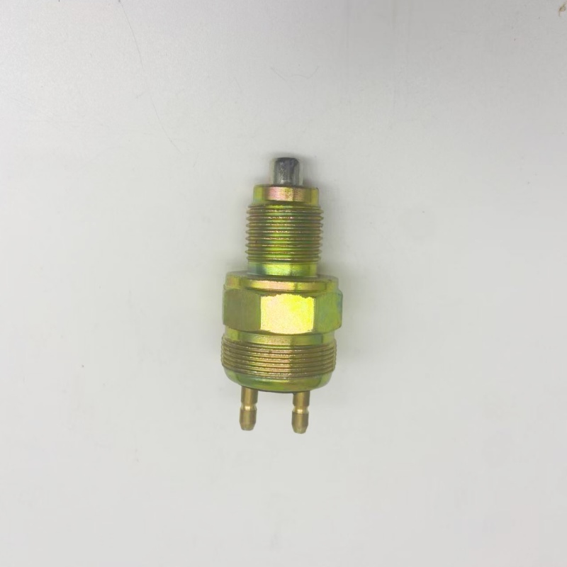 适用于东风货车 多利卡 金霸 倒车灯开关 倒档开关470B