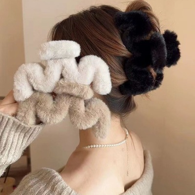秋冬新款高级感毛绒大号抓夹盘发发夹女后脑勺气质ins毛毛鲨鱼夹