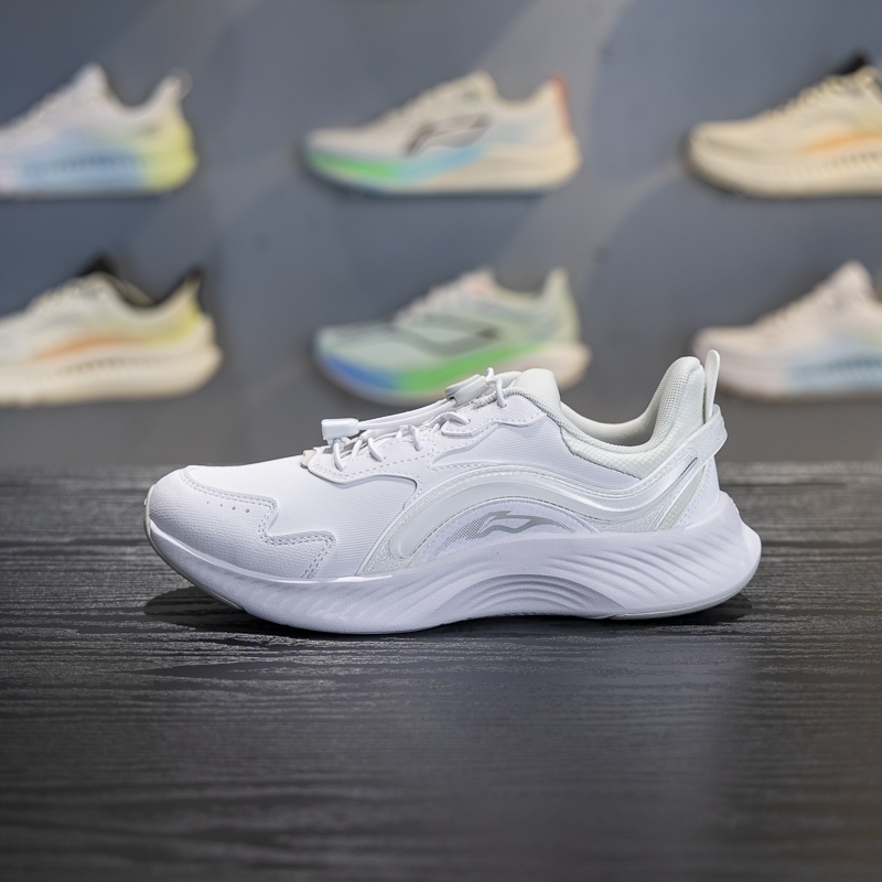 李宁四季通用减震回弹休闲鞋