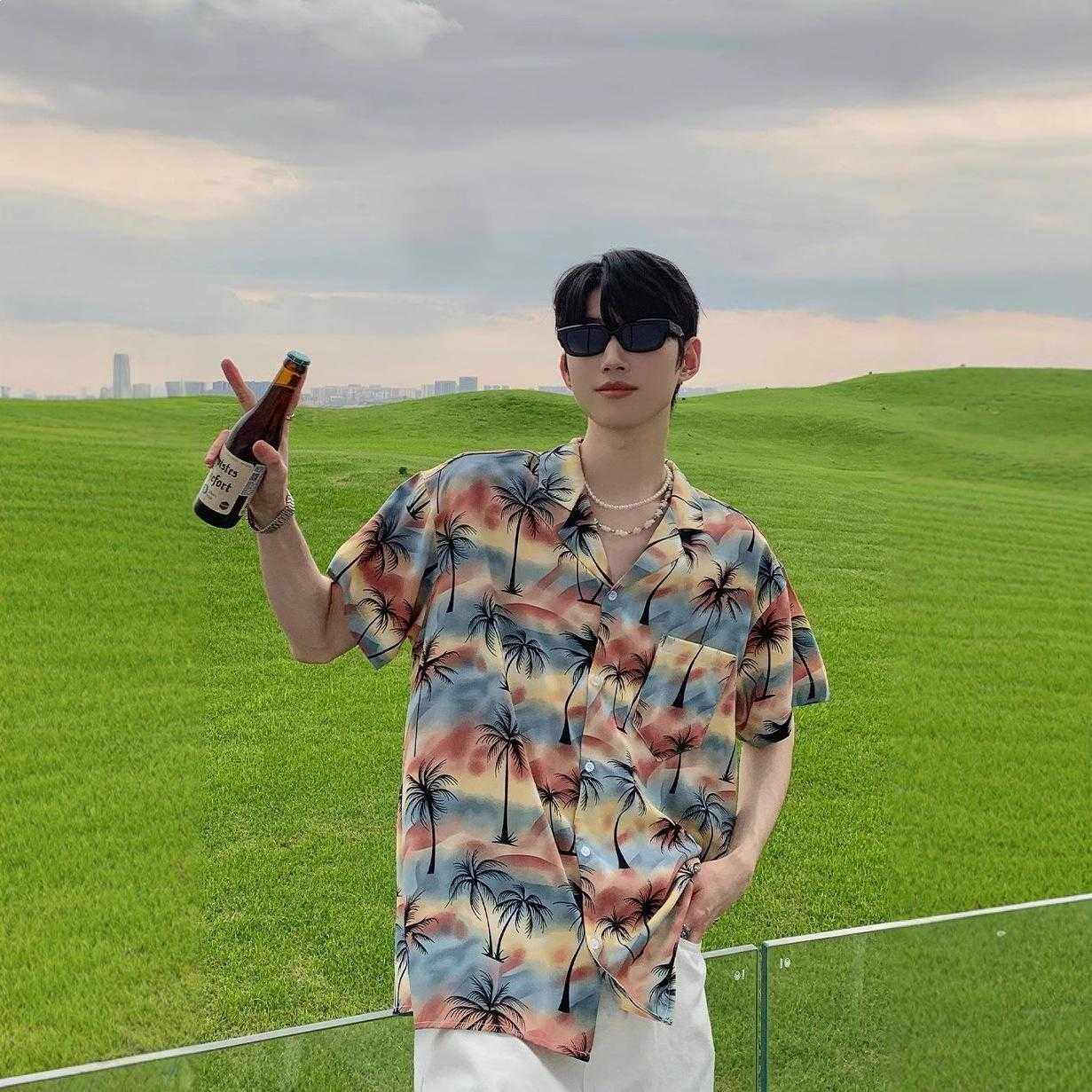 马来西亚夏威夷松弛感花衬衫短袖夏季男士情侣装五分袖沙滩度假风