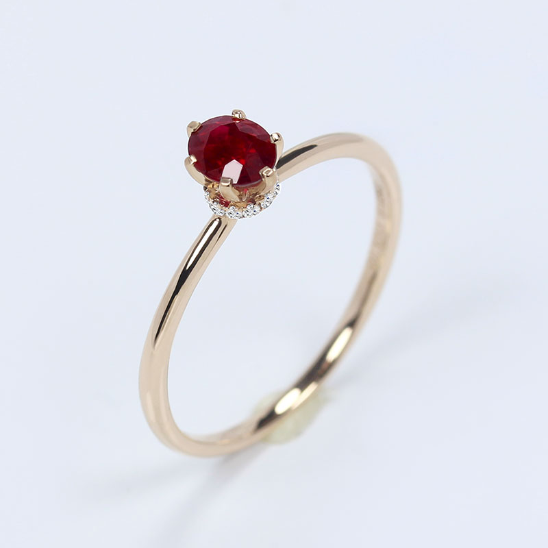 18K金天然鸽血红宝石六爪戒指