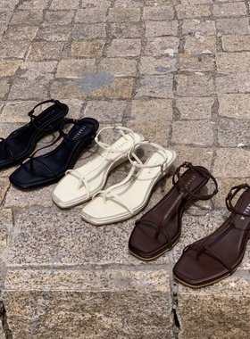 StarKeLa2026夏新款丁字方头简约坡跟中跟一字扣细带夹脚趾凉鞋女