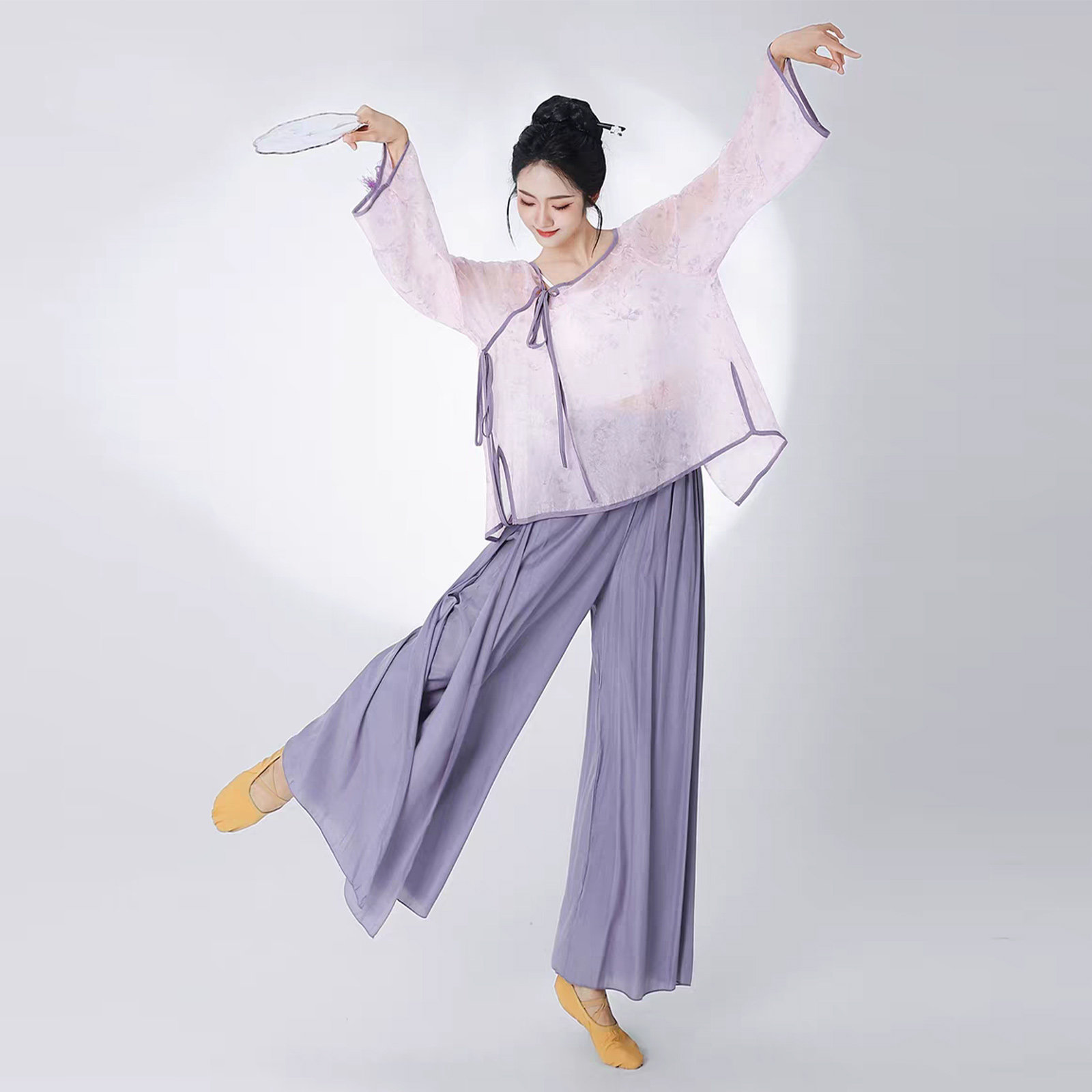 新中式古典舞蹈服女夏辉同款飘逸圆领宽松纱衣练功服中国风表演服