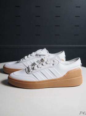 阿迪达斯COURT REVIVAL 男子低帮牛皮革复古休闲运动板鞋 HP2601
