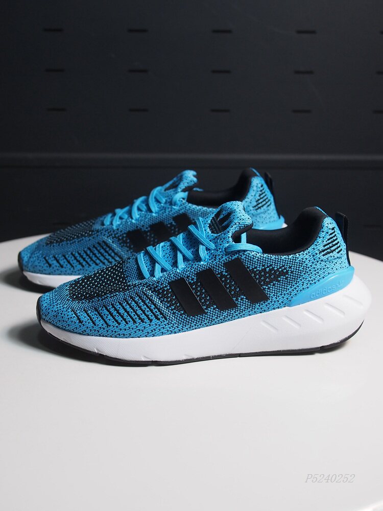 新款SWIFTRUN跑步鞋男女中性