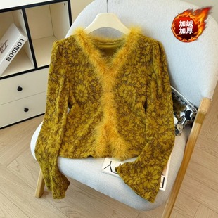 法式宫廷风V领镂空加绒加厚蕾丝打底衫高级感毛毛拼接喇叭袖上衣