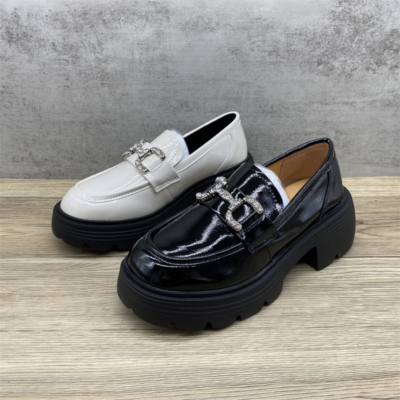 英伦风小皮鞋女轻便发泡底乐福鞋