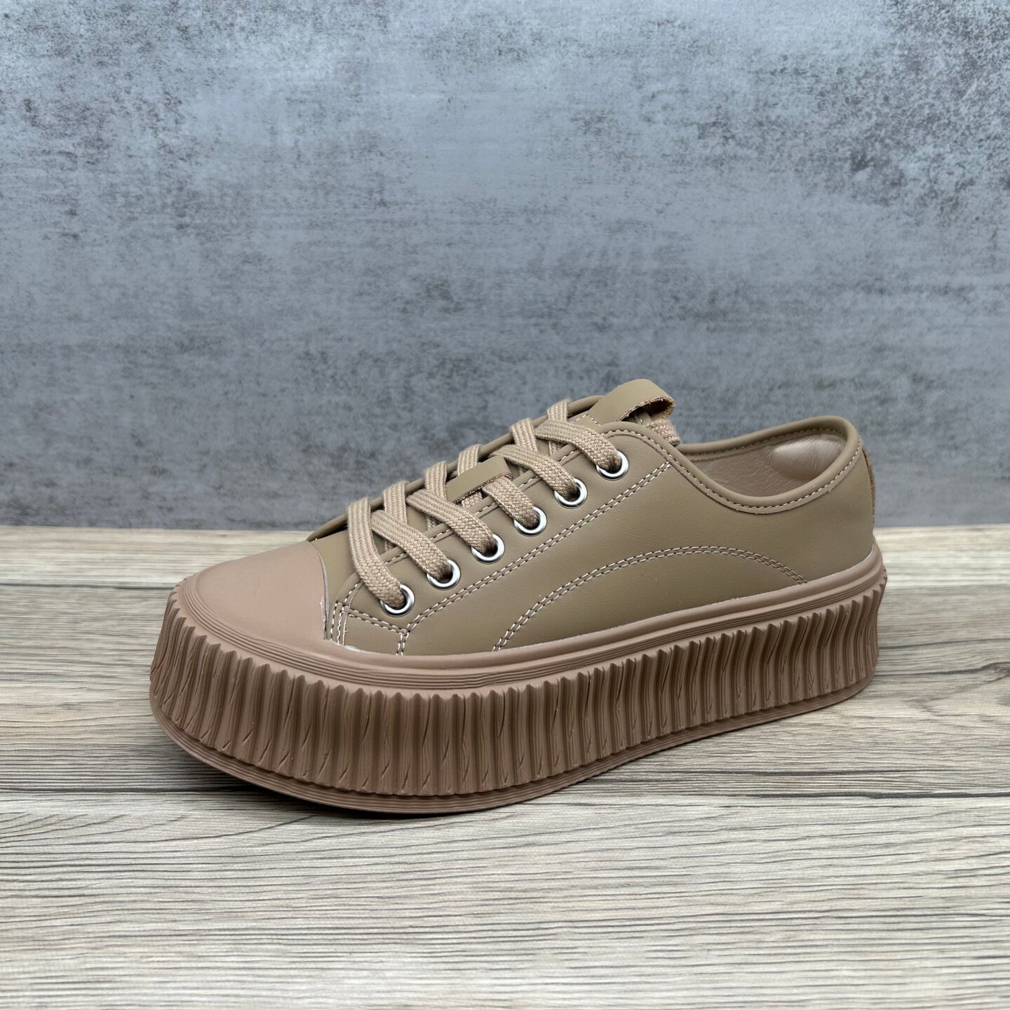 真皮厚底小白鞋ins潮松糕饼干鞋