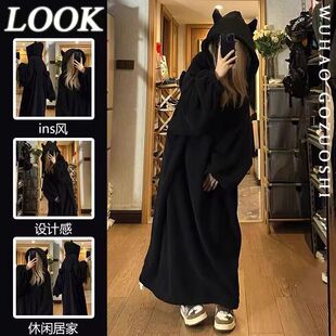 黑色可爱珊瑚绒睡袍女款冬季2025新款加厚家居服女冬天睡衣中长款