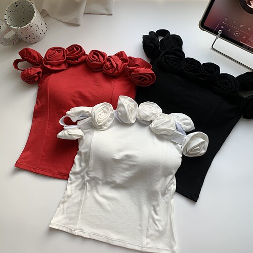 立体红色花朵抹胸绝美一字肩上衣