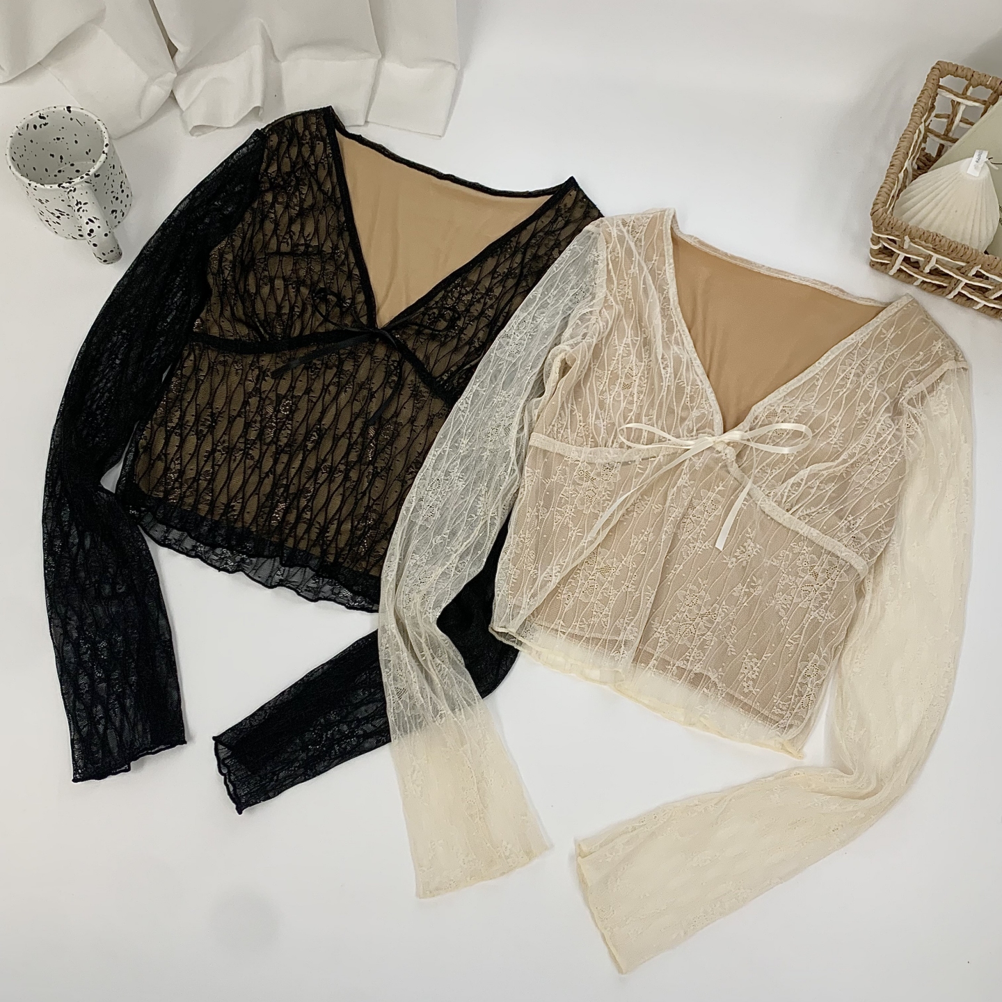 v领蝴蝶结长袖t恤女秋季蕾丝拼接