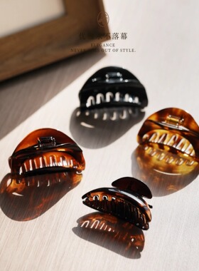 法国制高级感鲨鱼夹发饰高颅顶莱丽克森L.ERICKSON流线镂空抓夹