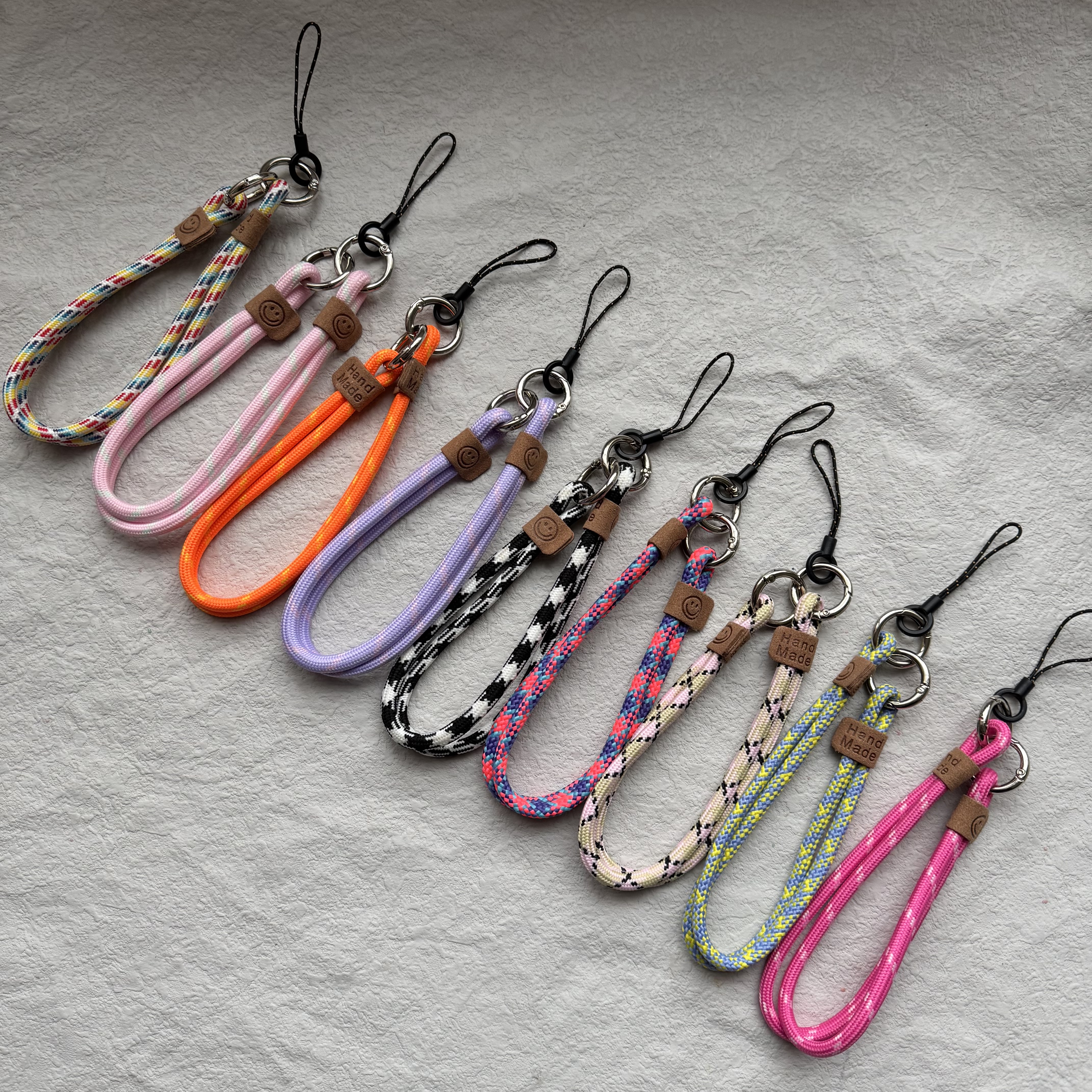 时尚简约笑脸彩色多巴胺双钩手机挂绳相机包包水杯钥匙ccd手腕绳