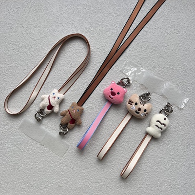 新款双扣可爱毛绒公仔小鱼露比手机壳垫片挂件可拆卸短款手腕绳