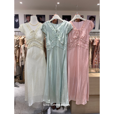 26夏上新法式温柔淑女精致设计感蕾丝拼接V领连衣裙39555
