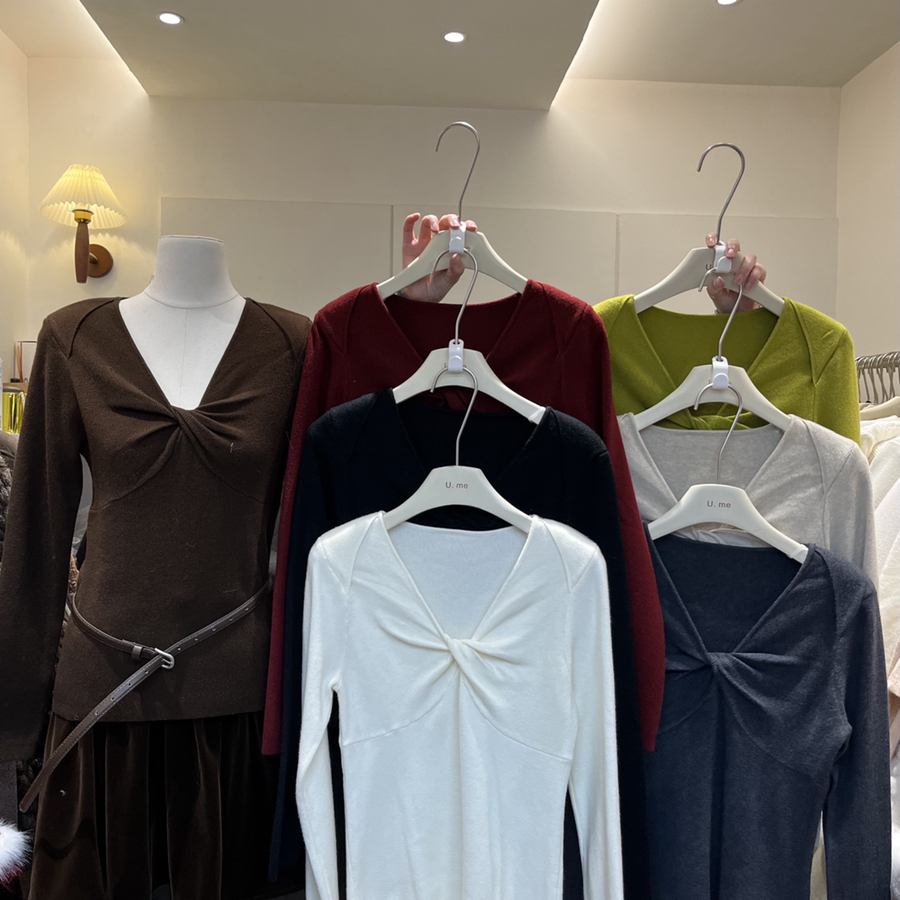 法式复古V领扭结修身长袖针织衫9955