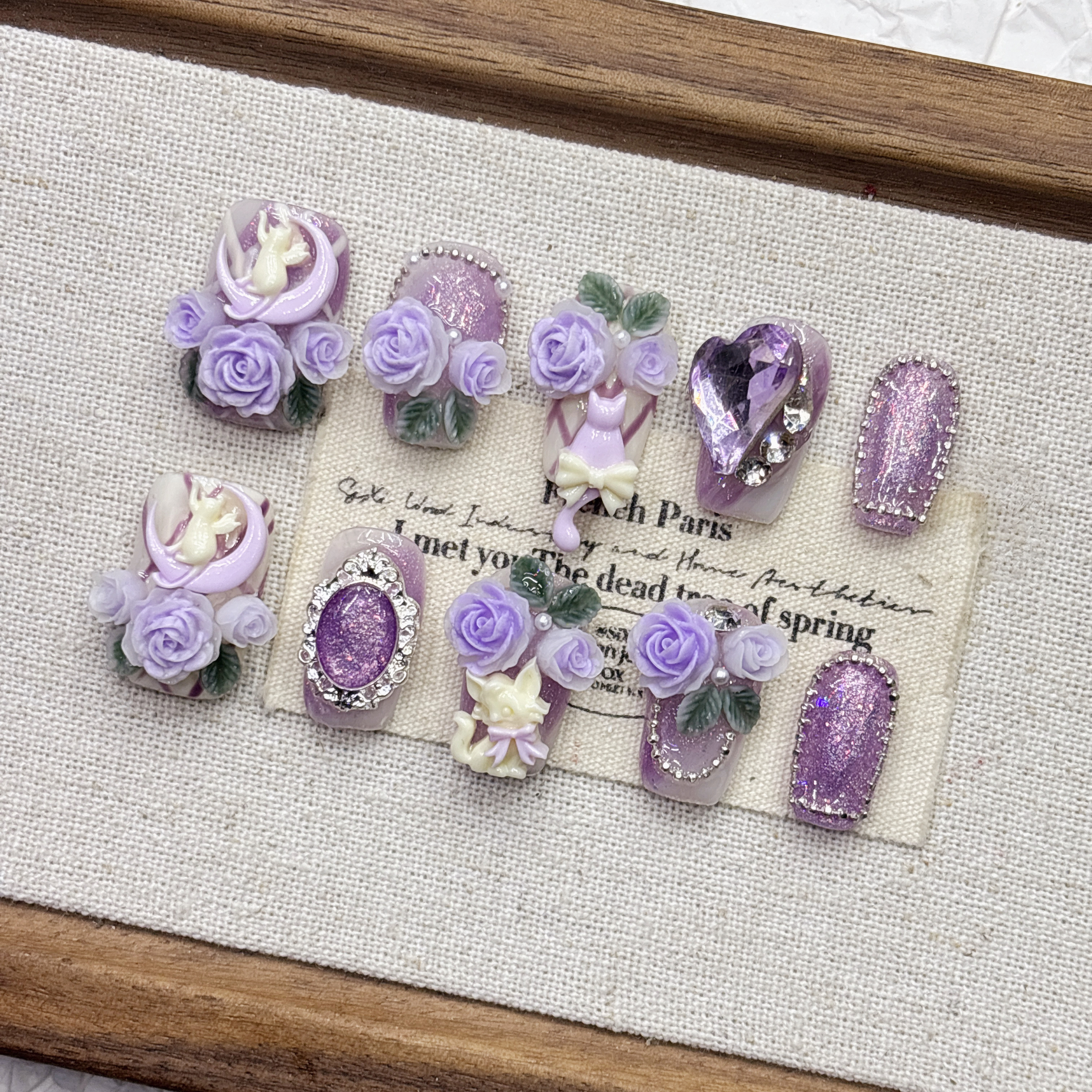 紫色开心乐园猫眼纯手工穿戴甲可爱卡通美甲2025新年短方圆中杏仁,彩妆/香水/美妆工具,穿戴甲/甲片,淘宝优惠券,粉丝福利购,淘宝优惠卷