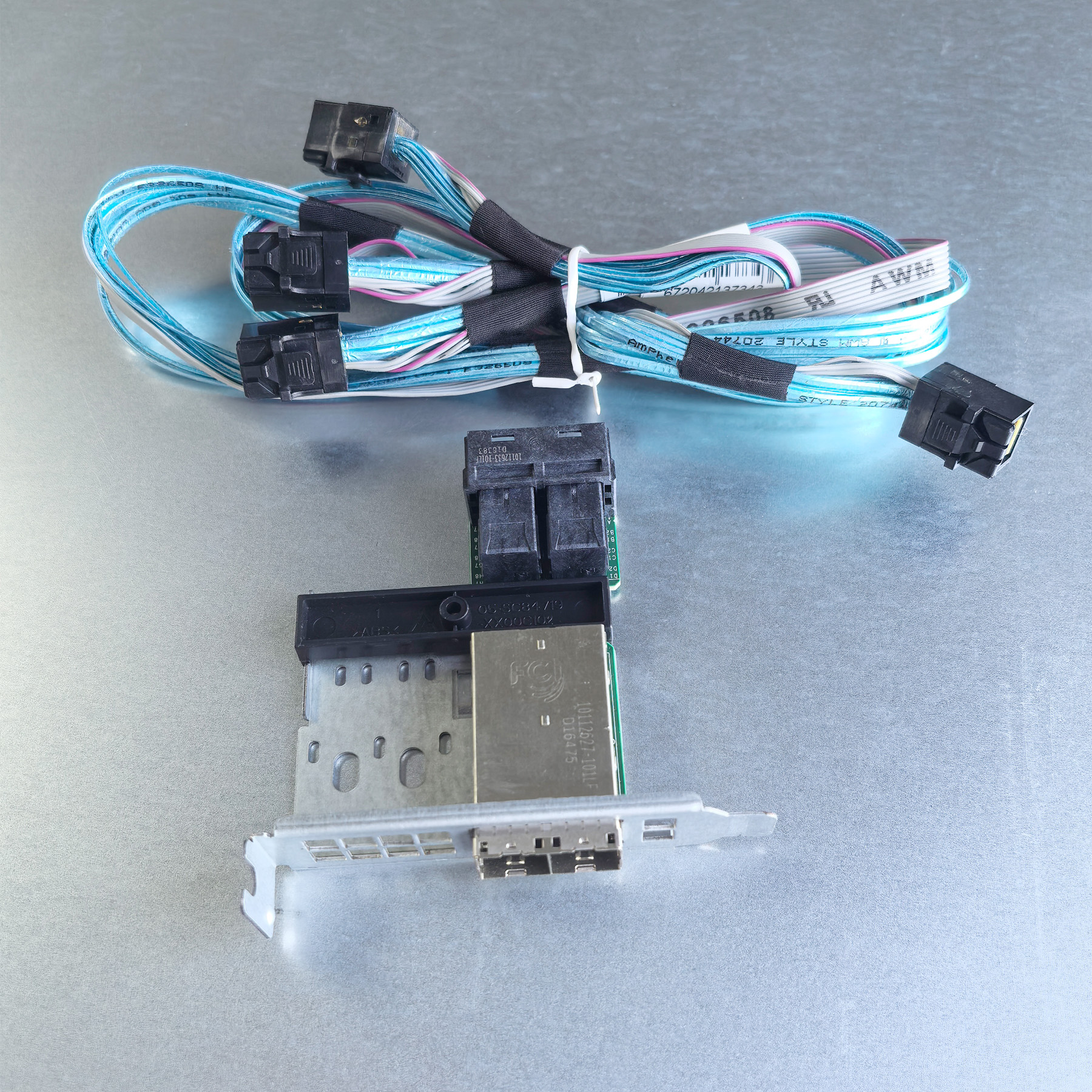 超微AOM-SAS3-8I8E-LP外置扩展卡