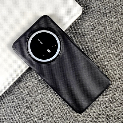 适用华为mate70壳碳纤维纹皮套