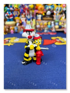 中古老货玩具华纳1998年产傻大猫和崔迪消防员造型摆件现货