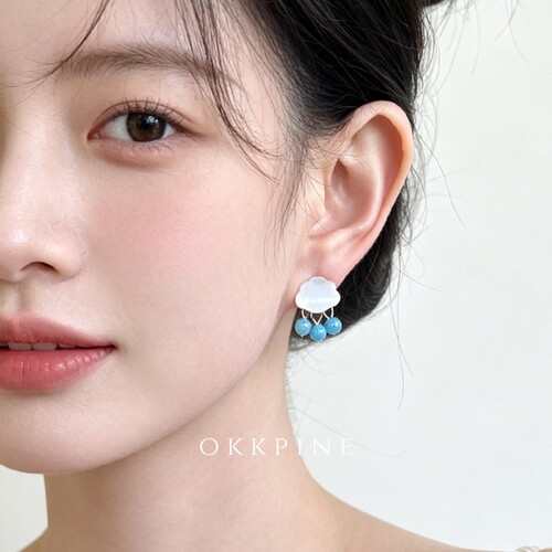 okk pine 云落雨珠 云朵雨滴耳钉清新蓝珠 ins治愈系温柔少女耳饰