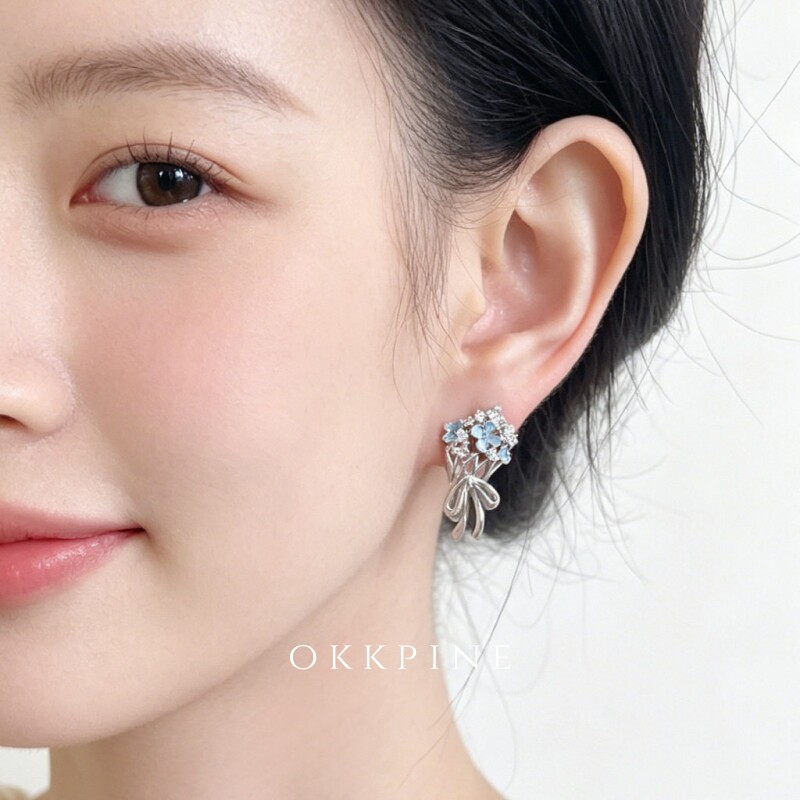 okk pine 雾蓝花簇~原创设计银针手捧花耳饰气质耳钉大气优雅耳环