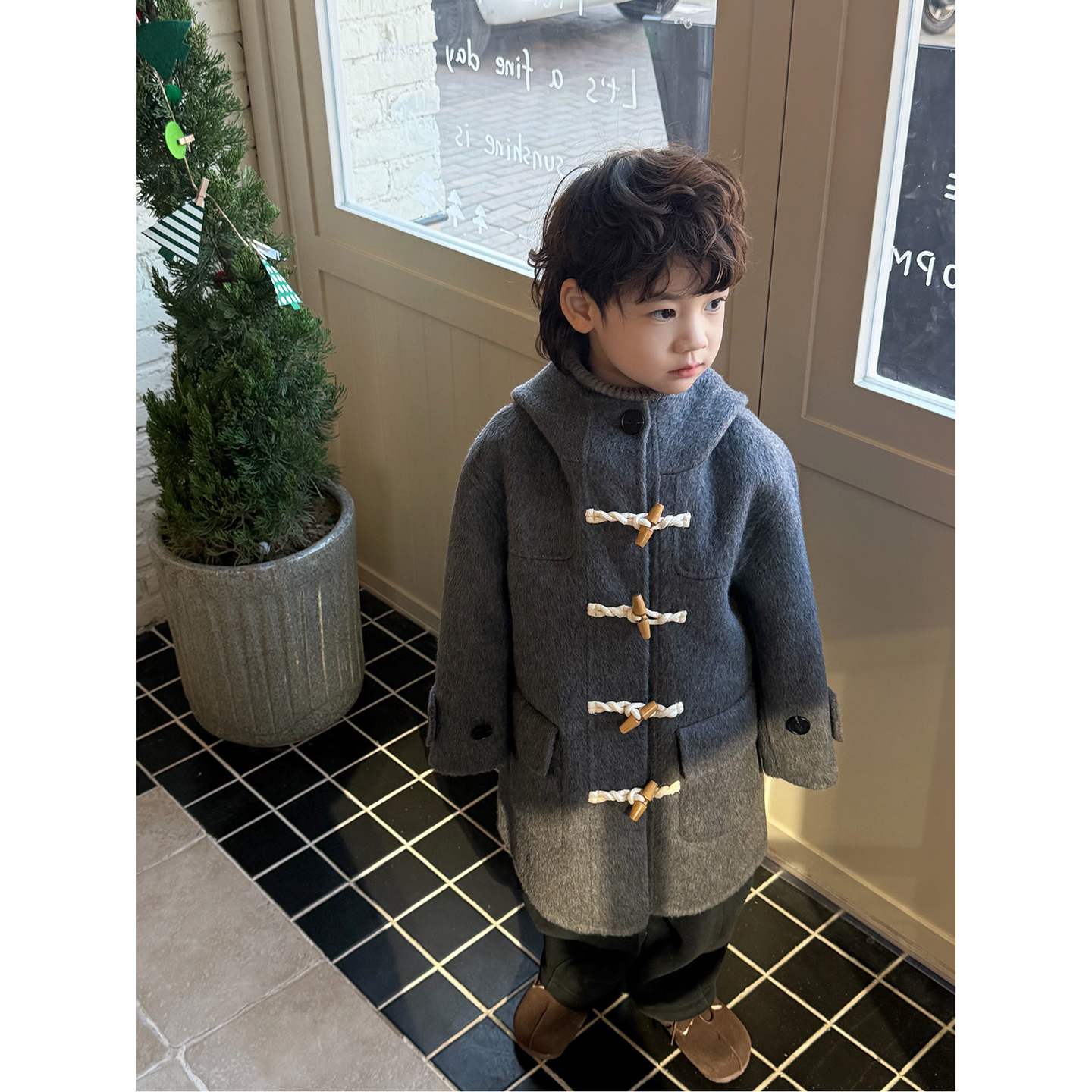 男童高级感牛角扣双面绒呢大衣