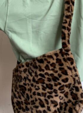 TheDINA2026冬季新款学生包辣妹个性美式豹纹毛绒单肩斜挎包女