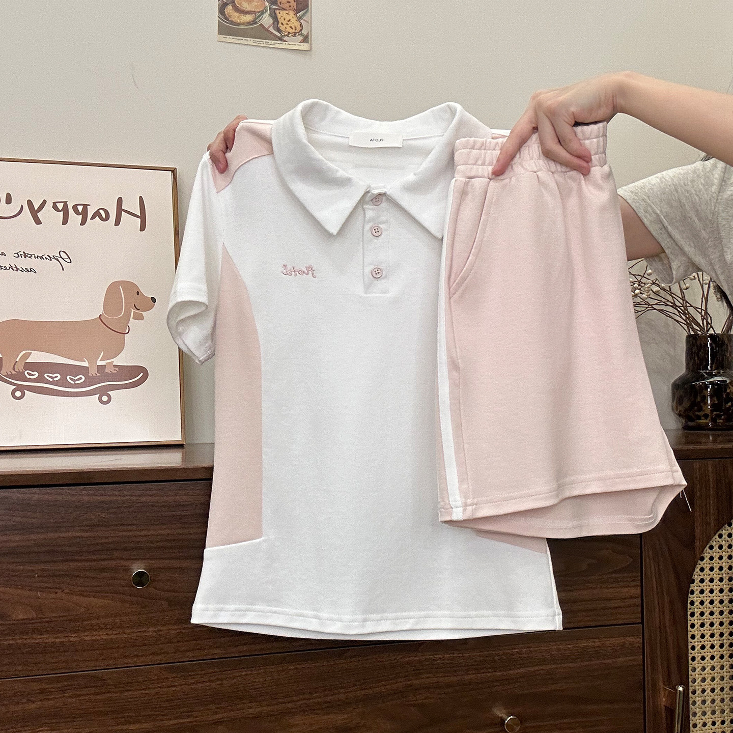 奶油的宇宙 刺绣字母撞色polo领短袖T恤女休闲运动风显瘦短裤套装