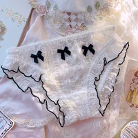 Белая пузырька бабочка