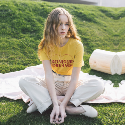 然若 法式心形字母印花正肩短袖T恤女2026新款夏装美式内搭上衣