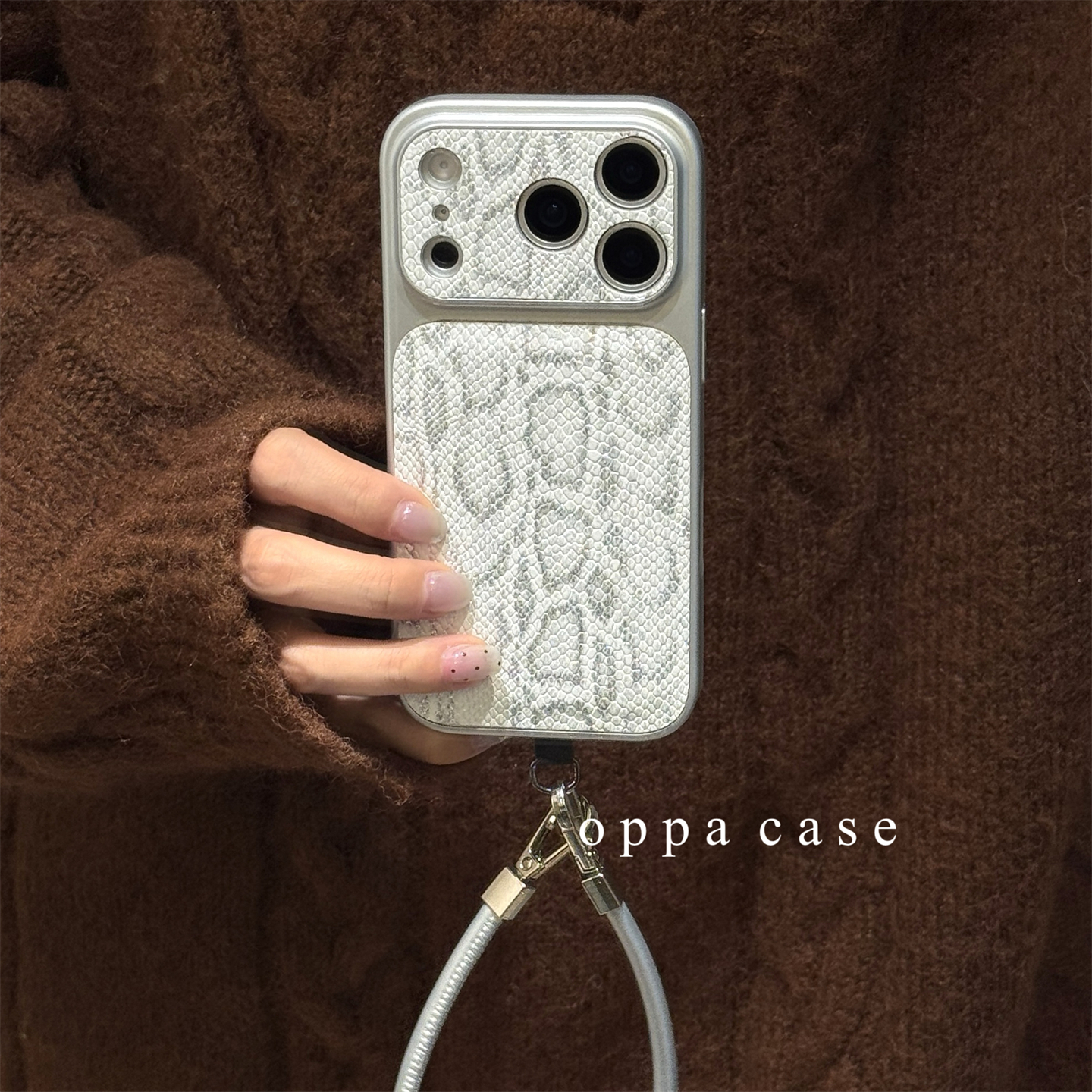 高级感个性蛇皮纹适用苹果16promax手机壳iphone17新款15pro女款14大视窗全包防摔13保护套挂绳