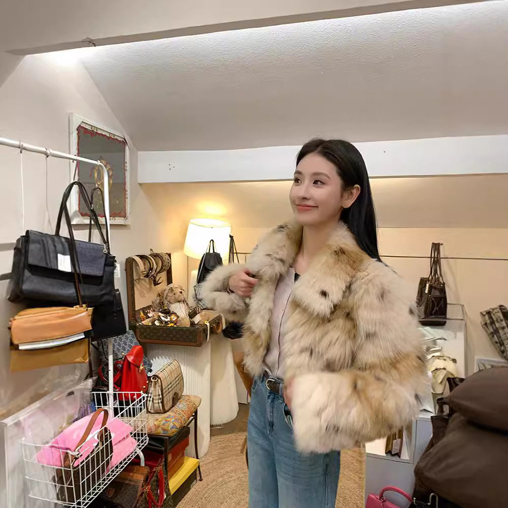 海宁2025美人豹新款山猫纹进口狐狸毛皮草外套女长袖年轻款车条冬
