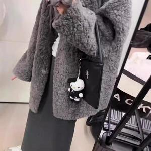 本期挚爱冬季慵懒感皮毛一体羊羔毛外套女中长款环保毛绒加厚大衣