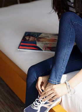 深蓝色小脚牛仔裤女春秋2026年新款秋冬加绒高腰紧身气质八九分裤