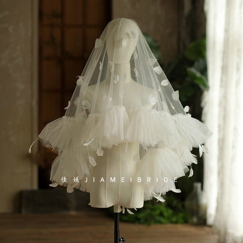 浪漫法式新娘羽毛头纱荷叶边设计感新款头饰结婚礼服写真拍照配饰
