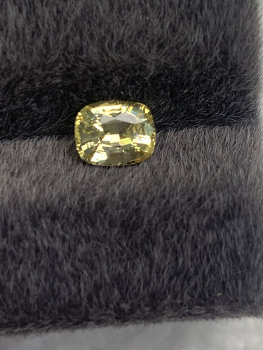 天然彩宝黄色蓝宝石裸石戒面晶体干净1.3ct刻面戒指项链吊坠定制