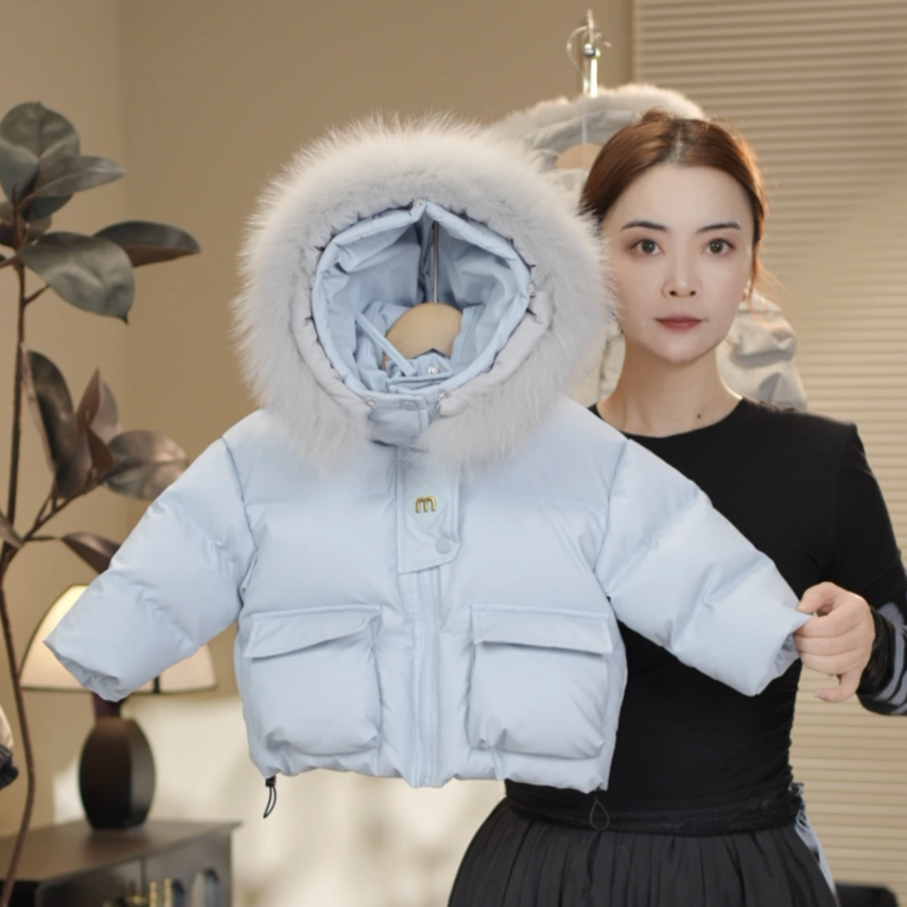 儿童羽绒服2024冬季新款男女韩版洋气连帽加厚保暖皮面白鸭绒外套