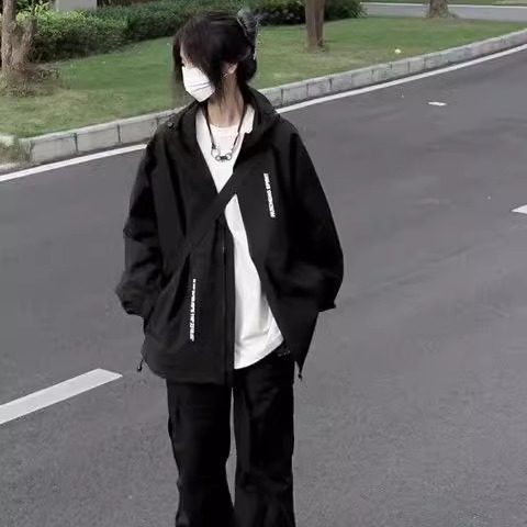 美式机能风黑色冲锋衣外套女春秋季新款休闲字母印花宽松连帽夹克