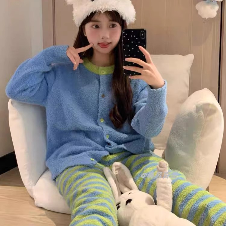 冬季甜美加绒加厚圆领睡衣女套装