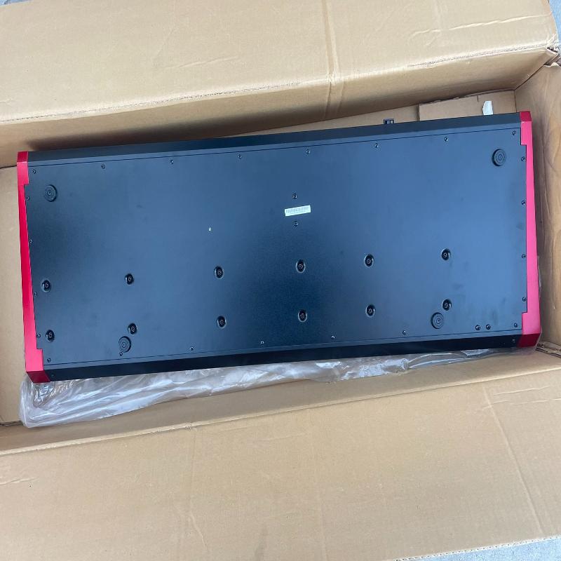 美伦CME火箭UF6 MIDI键盘，61键，成色如图，正常使用