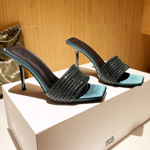 新款杨树林绿色水钻凉拖鞋女一字带露趾凉鞋设计感细跟方头高跟鞋