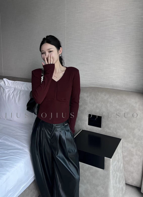 修身显瘦V领垫肩百搭长袖打底衫